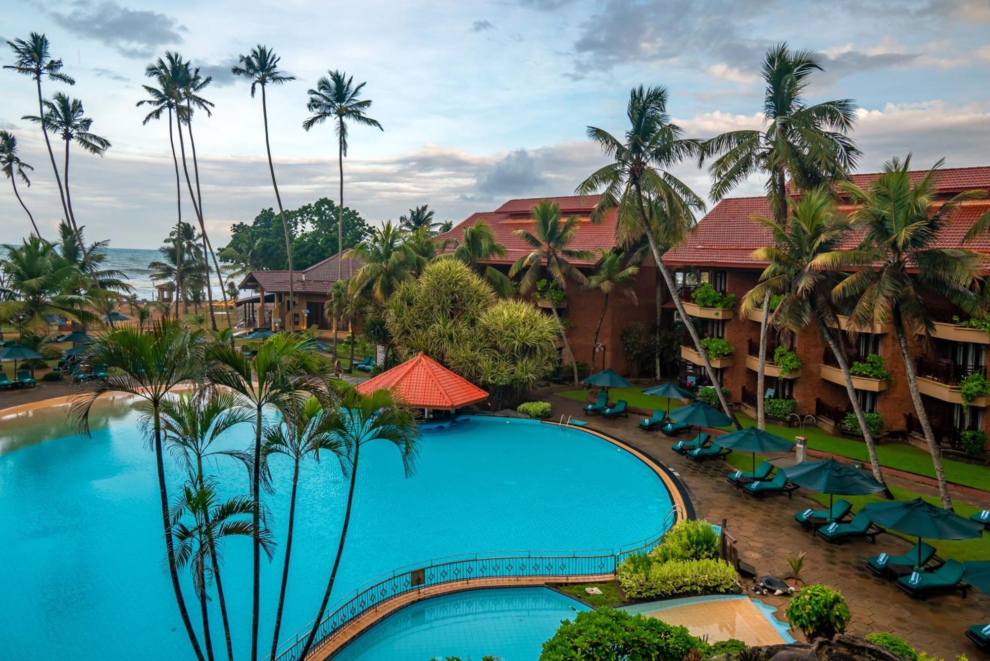 Royal Palms Beach Hotel Kalutara Exterior photo