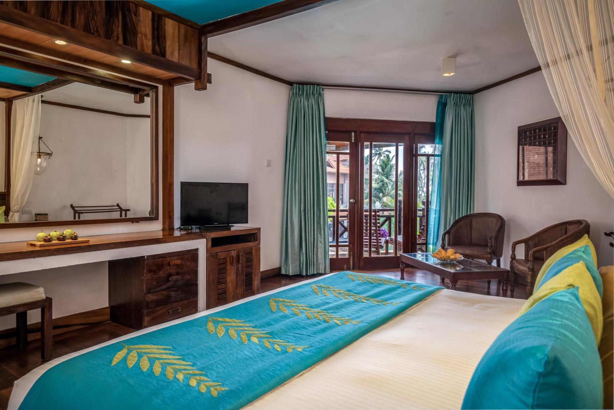 Royal Palms Beach Hotel Kalutara Exterior photo